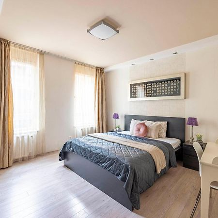 Exclusive Central Suite With Balcony By Prestige Homes Budapesta Exterior foto