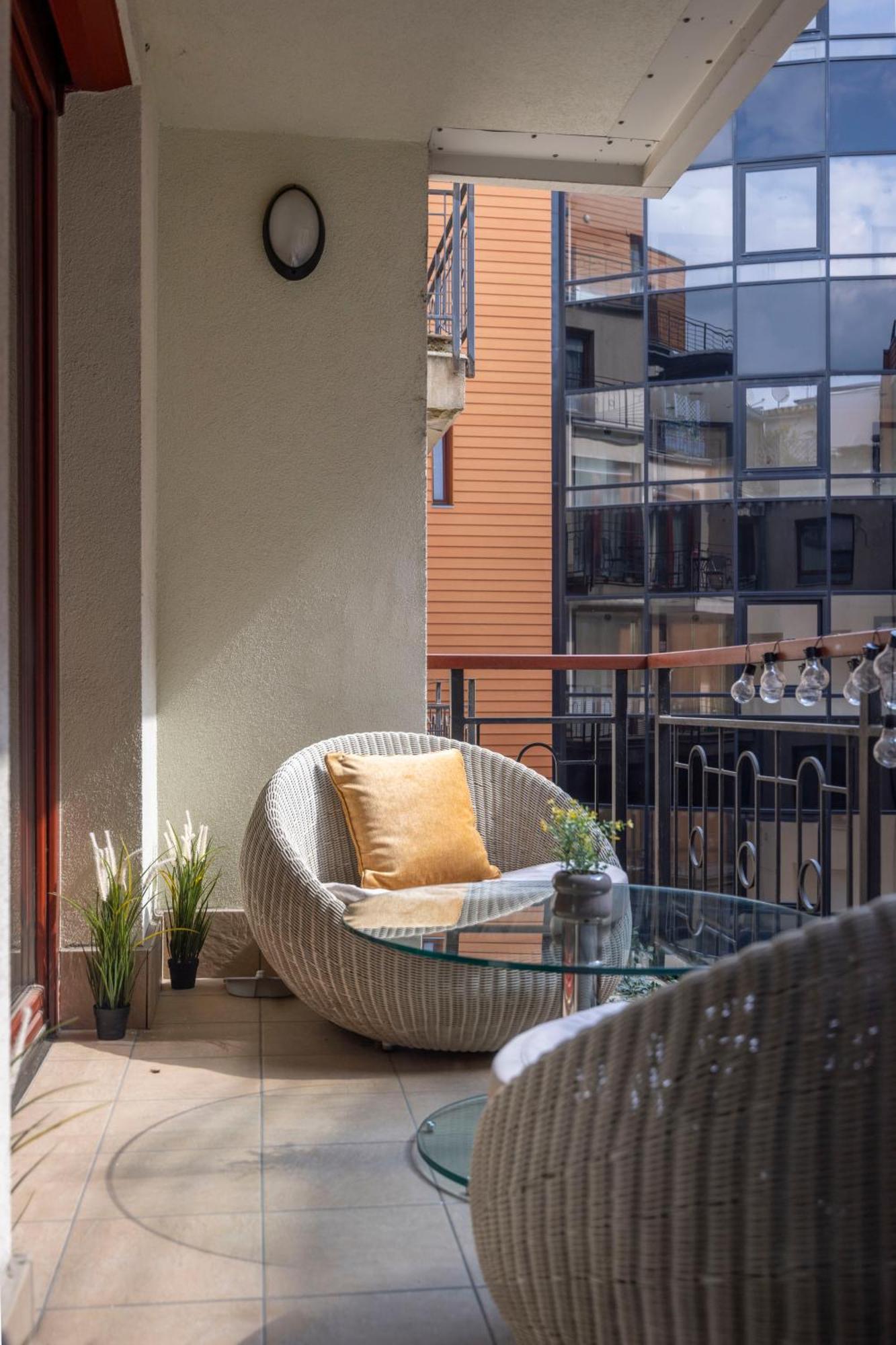 Exclusive Central Suite With Balcony By Prestige Homes Budapesta Exterior foto
