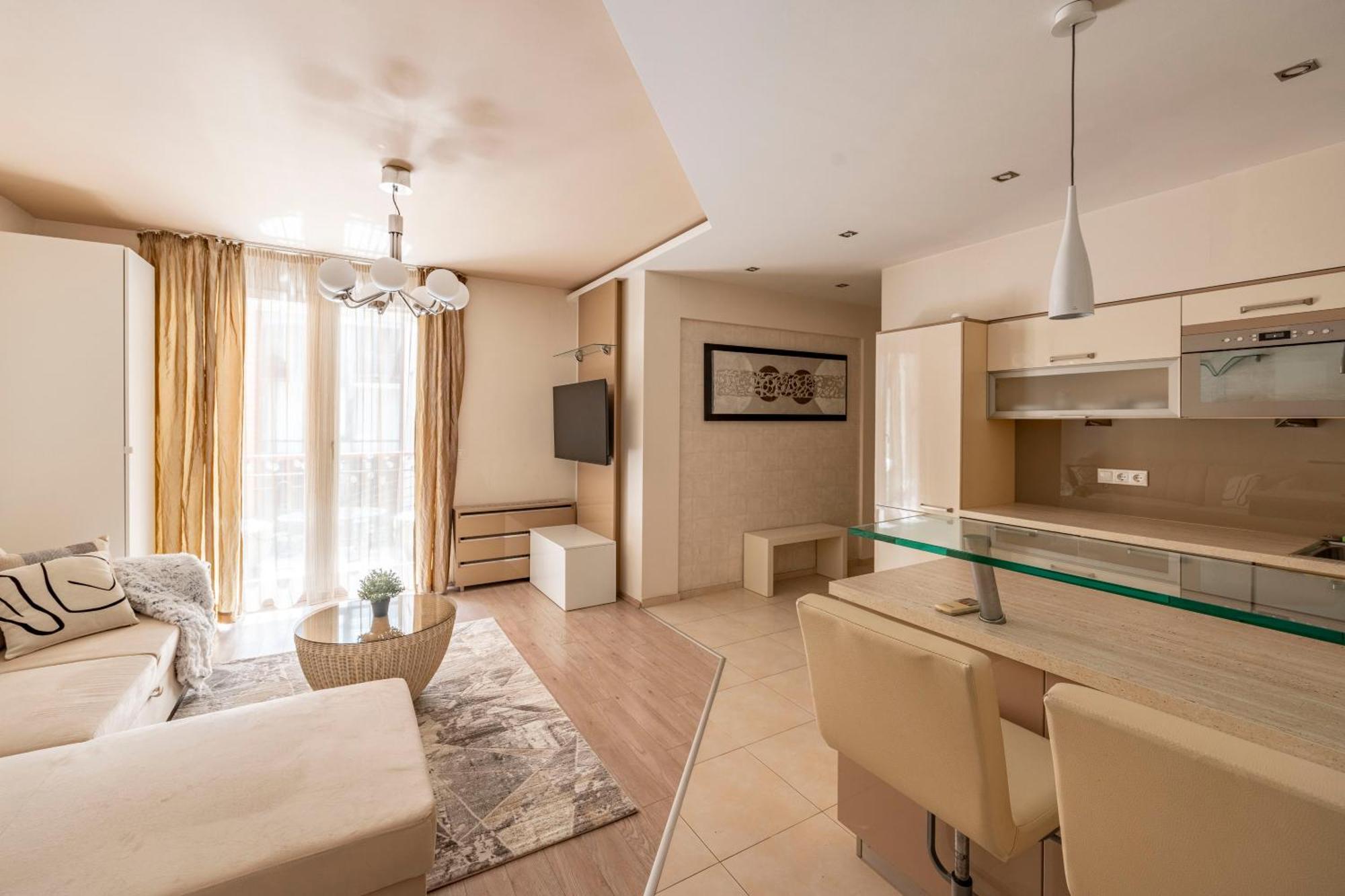 Exclusive Central Suite With Balcony By Prestige Homes Budapesta Exterior foto